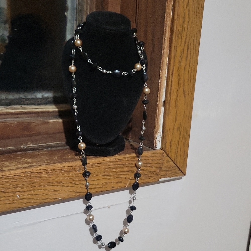 Elegant Black and Gold Beaded Necklace 30"
